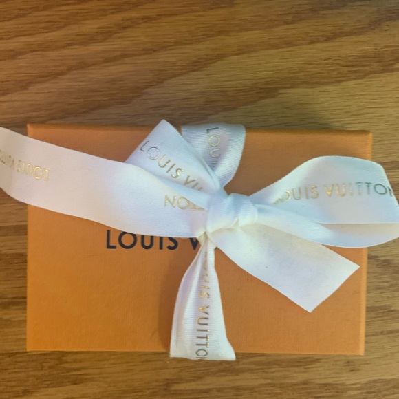 Louis Vuitton Card Holder - Picture 3 of 3